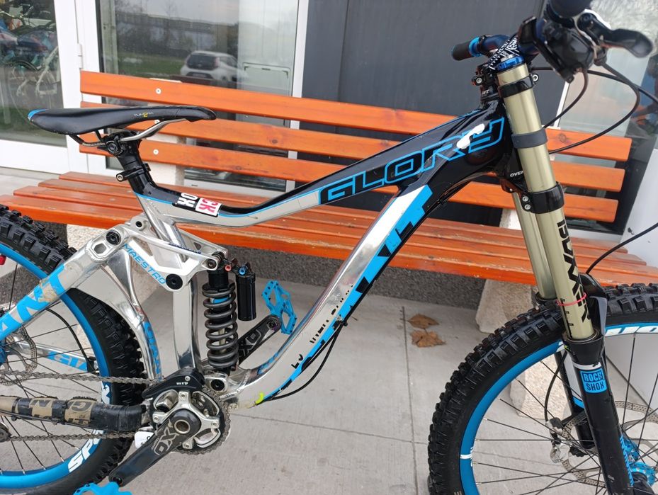 Планински велосипед Мекица GIANT GLORY за скачане. 26/M.