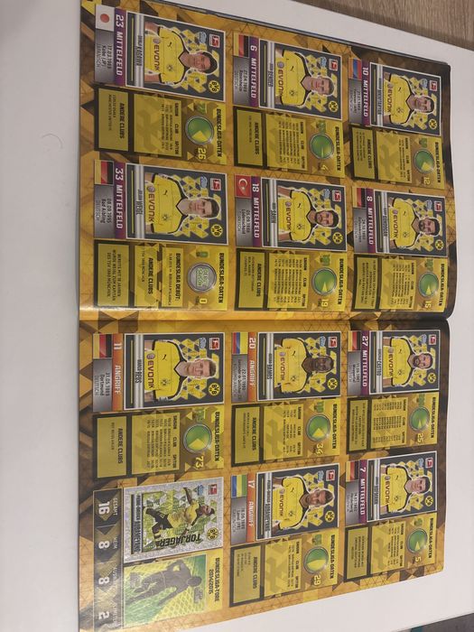 Попълнени албуми Topps Бундеслига 2015/16 и 2017/18