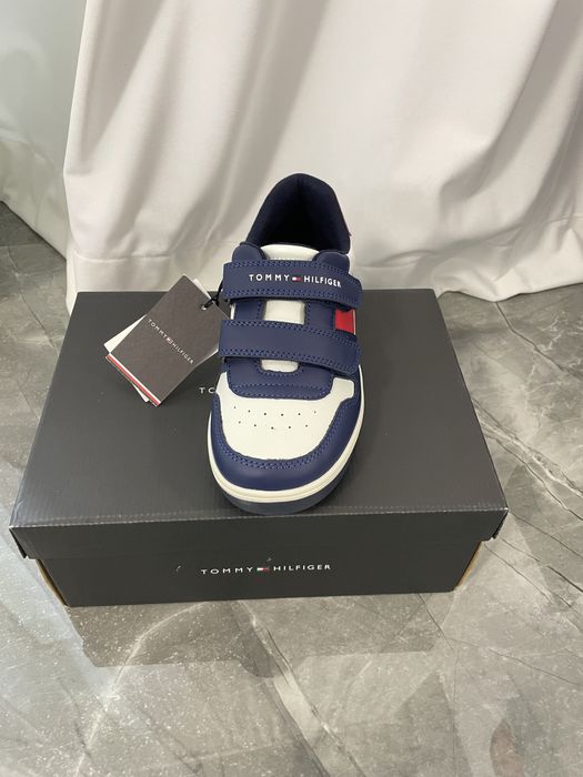 Tommy Hilfiger sneakers marimea 33 noi
