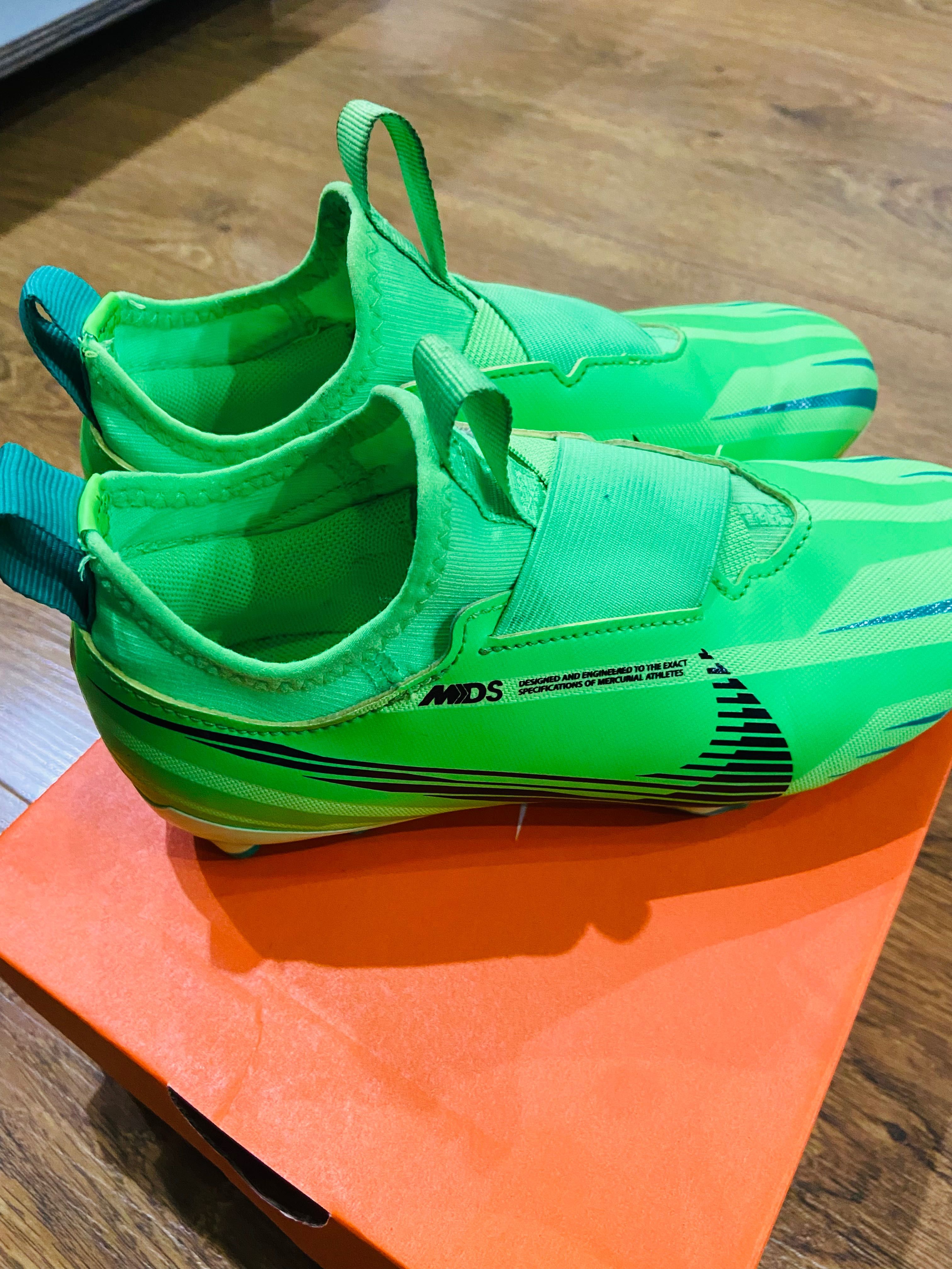 Детски футболни обувки Nike JR MERCURIAL VAPOR 15 ACADEMY MG