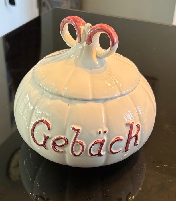 Керамичен буркан за сладки