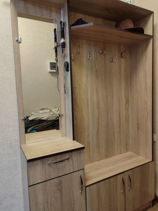 Вешалка для прихожей