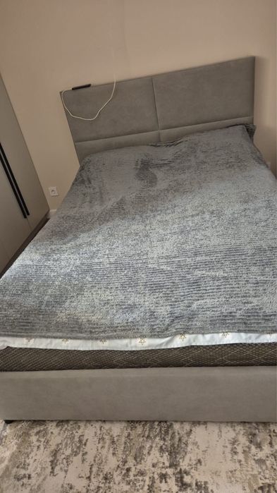 Продам двухспальную кровать