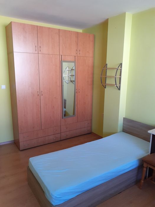 Двустаен в началото на кв. Бузлуджа до спирка качица