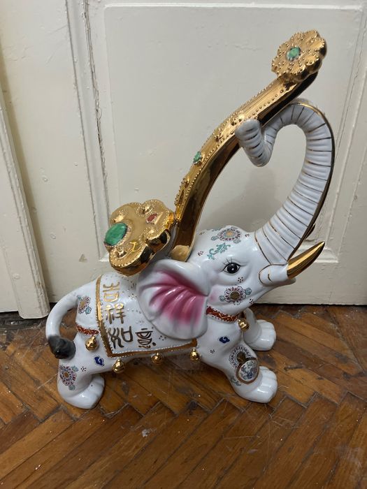 statuie elefant de portelan