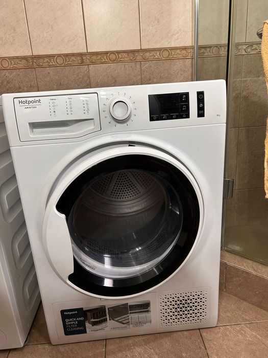 Uscator de haine HotPoint
