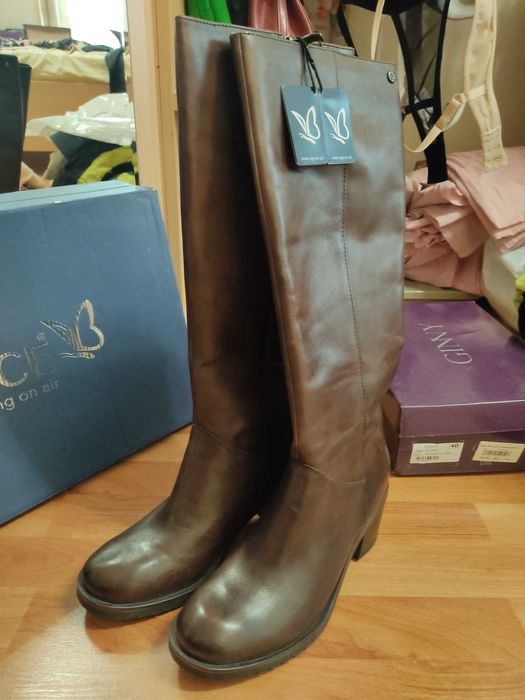 Продам сапоги Caprice