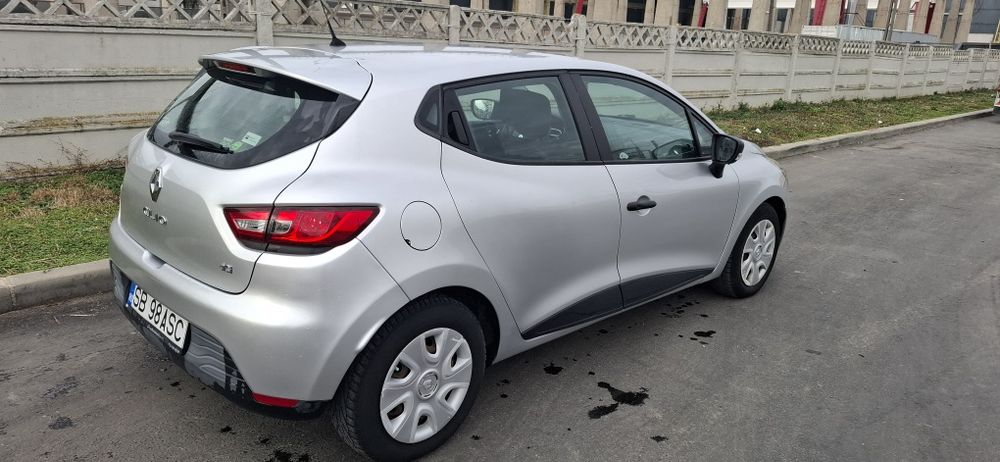 Vând Renault clio