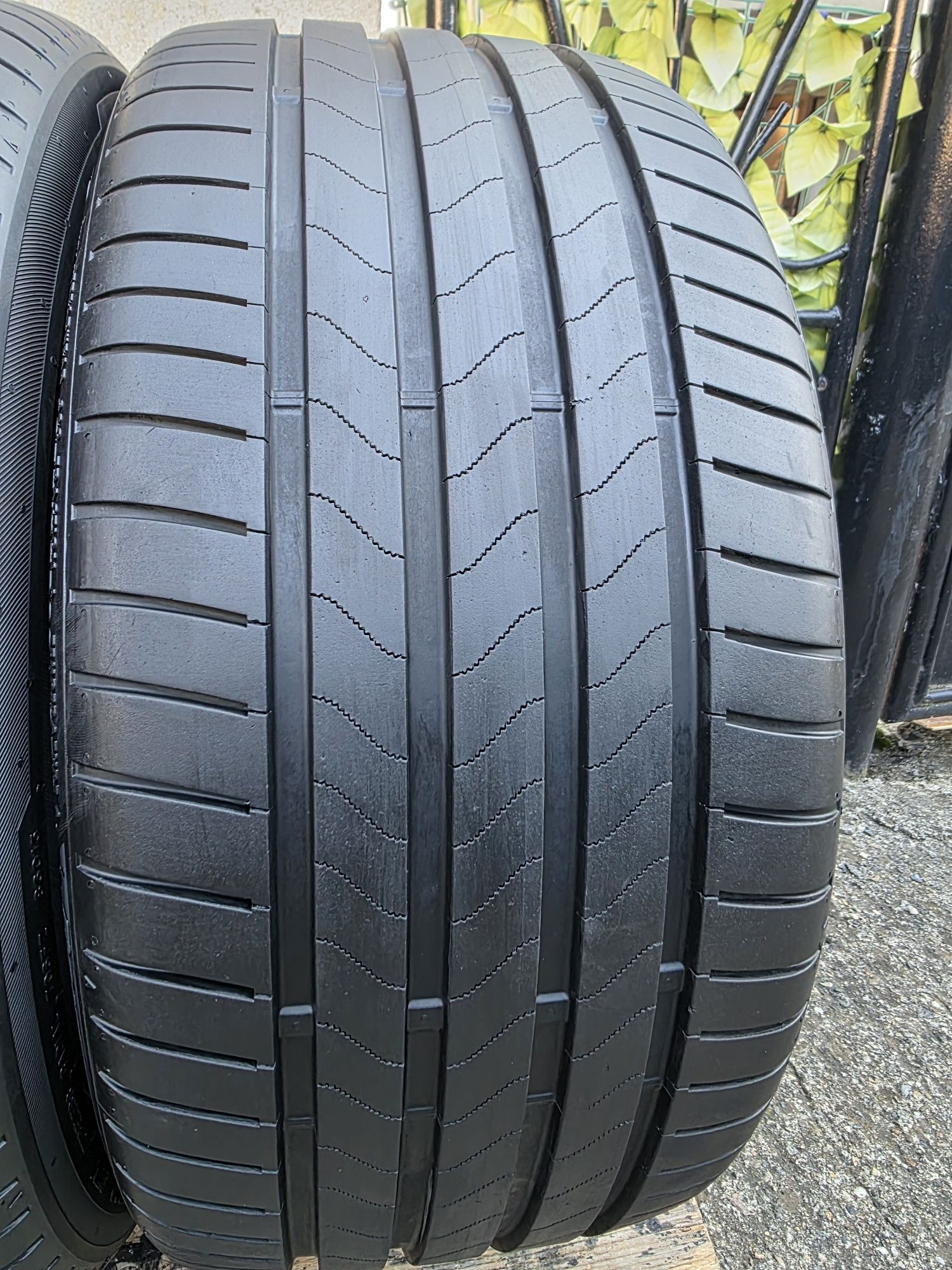 Vând patru anvelope de vara Bridgestone  turanza 6. 255 35 20 dot 0624