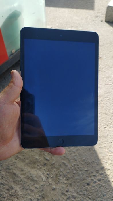 Ipad planshet sotiladi srochni