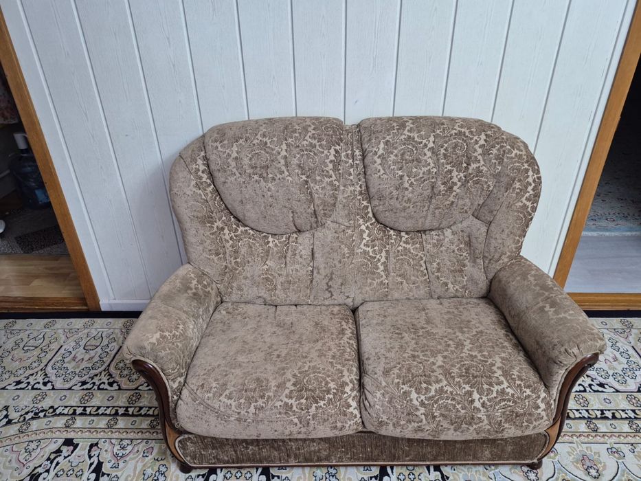 Б/у Диваны с креслом