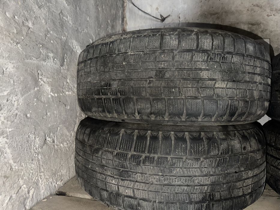 Продам шины зимные на 16