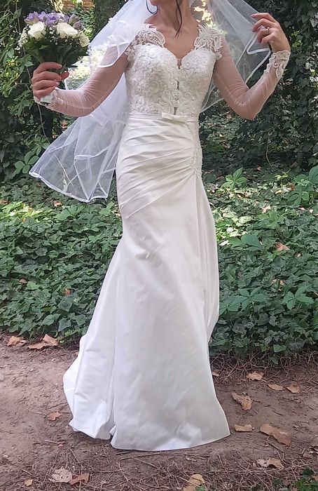 Costum de ginere si rochie de mireasa,