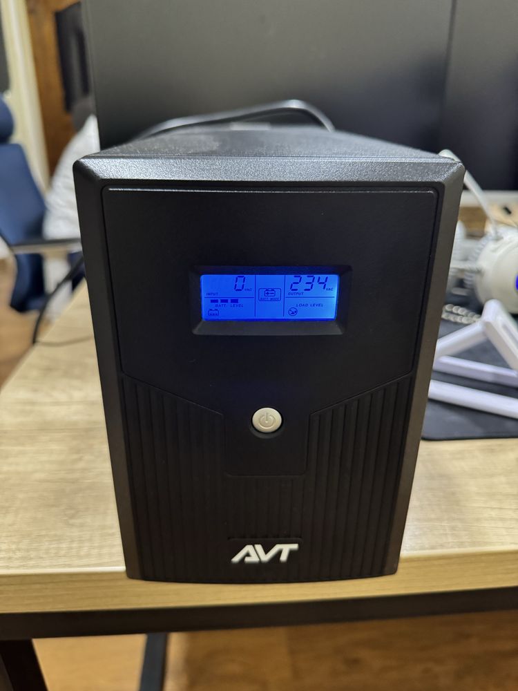 UPS AVT 3000 VA.