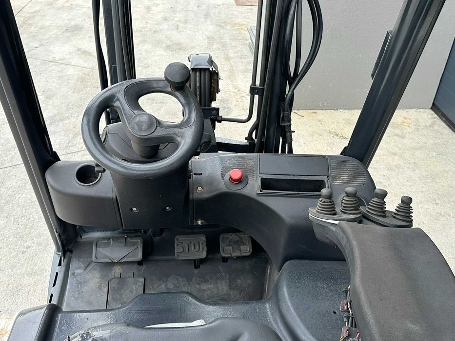 Stivuitor electric Linde E14