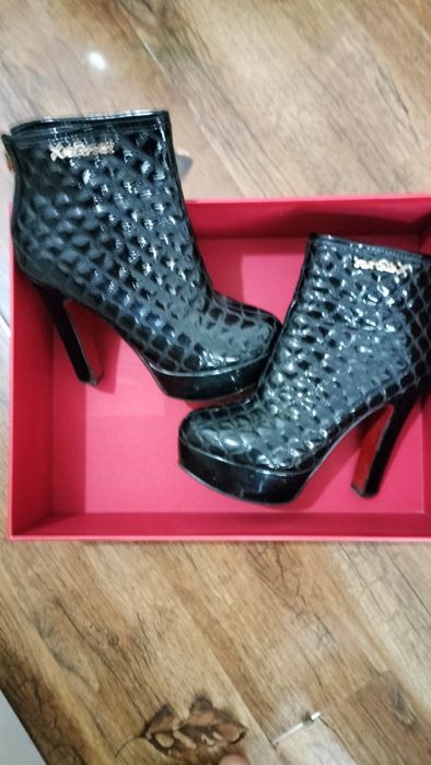 Botine / cizme  foarte comode 37