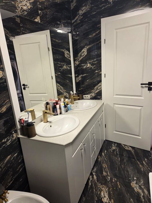 Vand/schimb cu apartament + diferenta