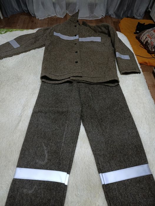 Продам суконный костюм