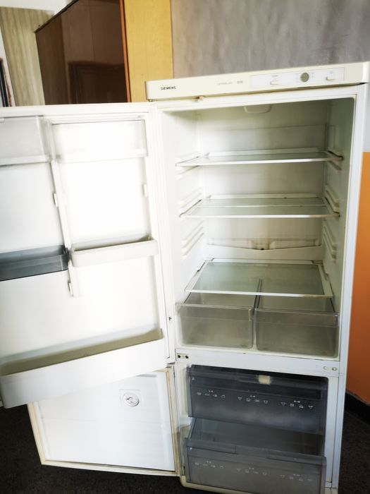Хладилник с фризер SIEMENS