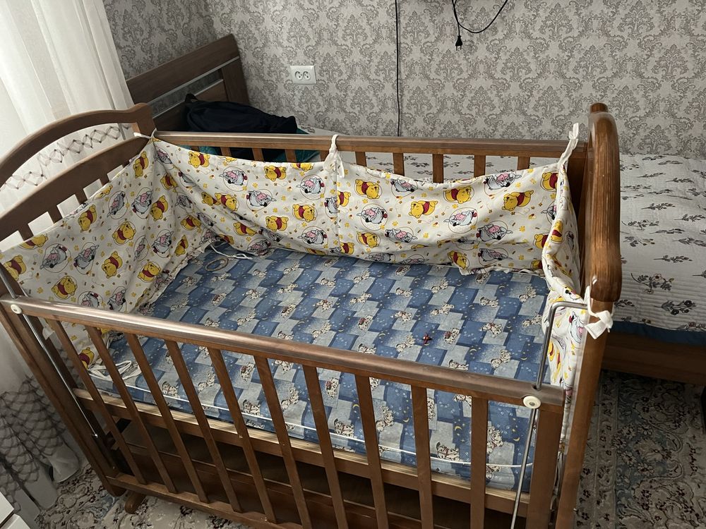 Продаю уютную детскую кроватку