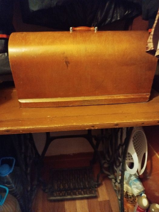 Продается швейная машинка