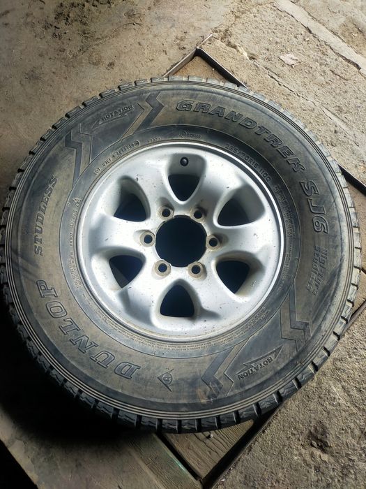 Продам запасное колесо р15 на внедорожник
