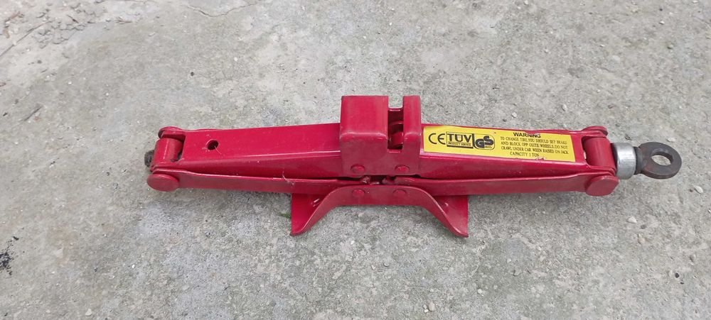 Крик за автомобил