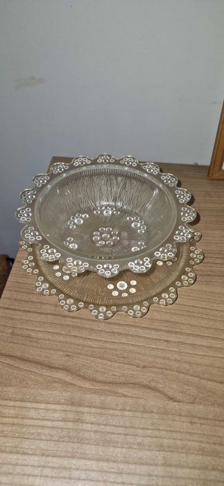 Farfurii intinse mari si mijlocii