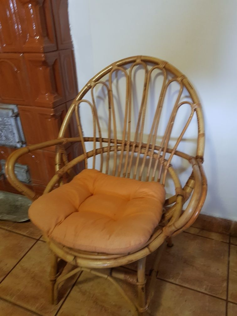 Vand scaune din lemn