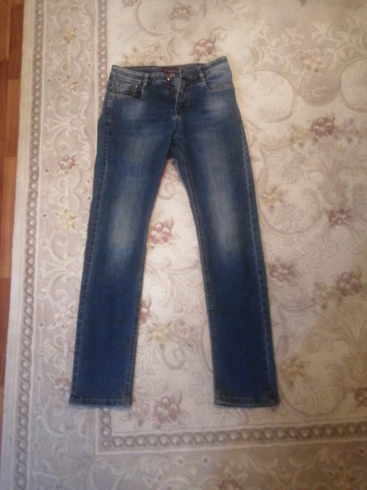 Продам мужские /подростковые/ джинсы в идеальном состоянии 30 размер