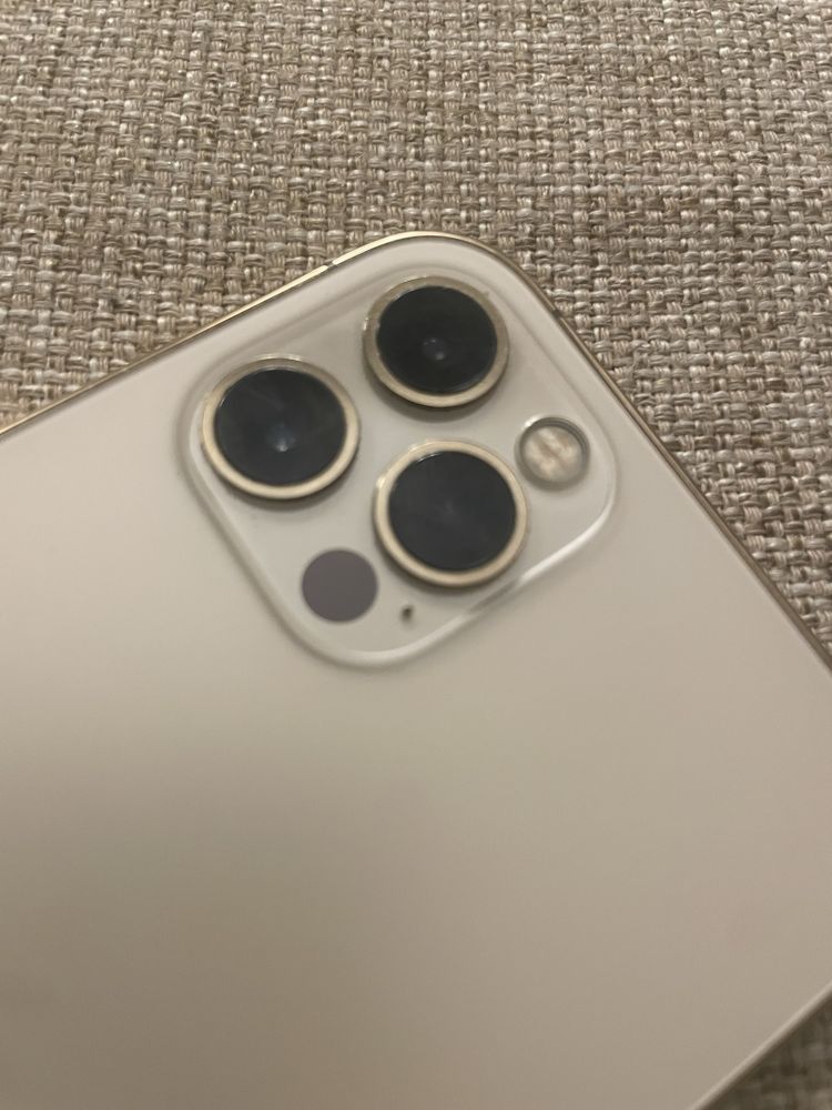 i phone 12 pro  gold като нов