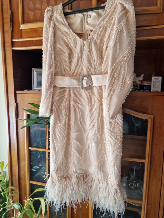 Vând rochie din dantelă