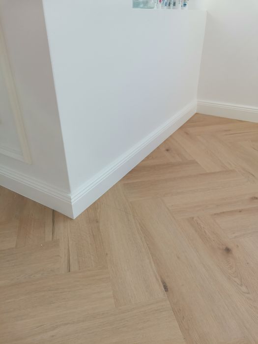 Montaj plinta scara, plinta parchet 45 grade, cornisa