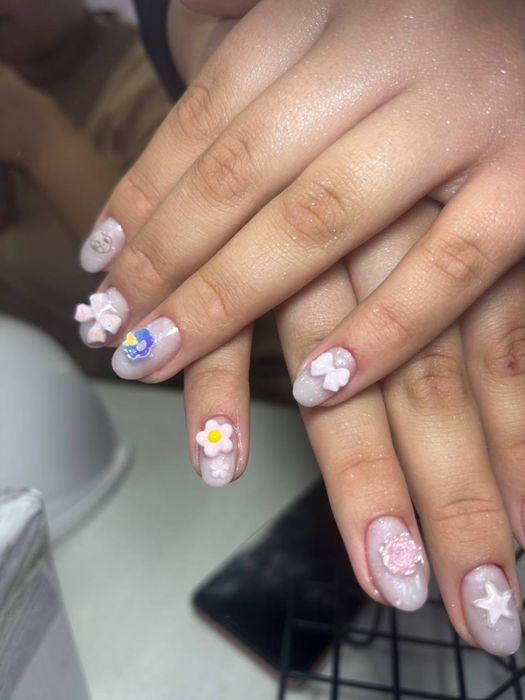 Нужны модели  на наращивание ногтей