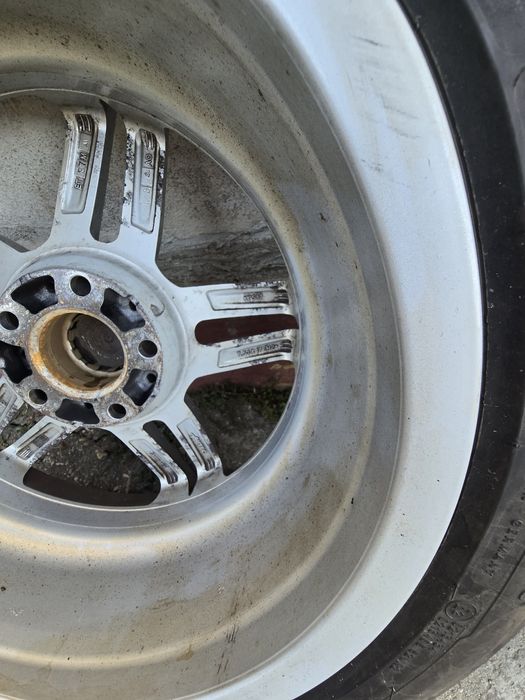 Pret Fix Roti iarna BMW  F30 E90 etc.Schimb cu jante jaguar 18"