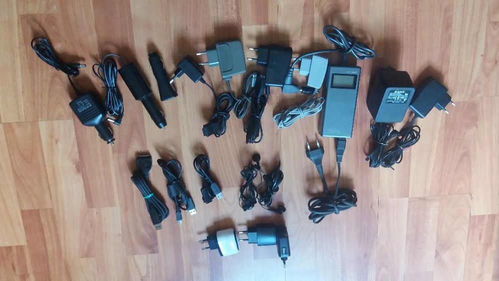 Încarcatoare auto,retea,cabluri date,casti telefoane