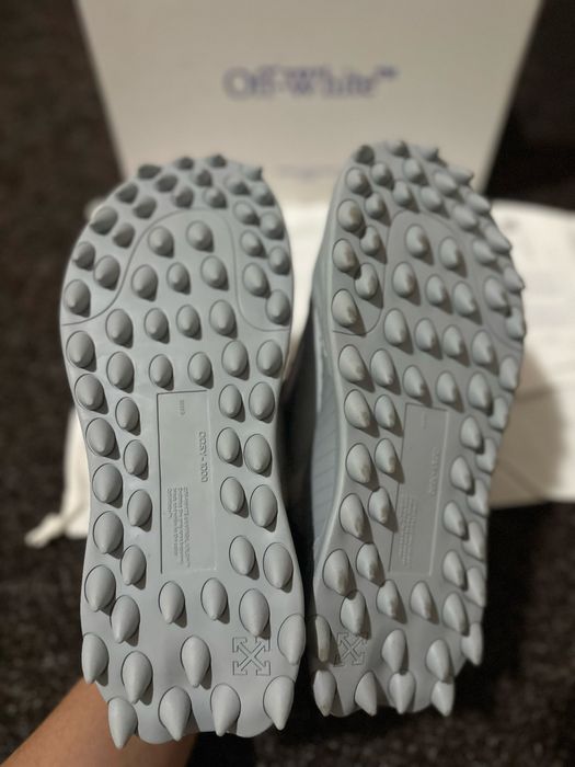 Adidasi off white