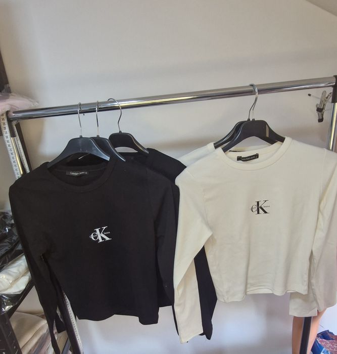 Дамски блузи къси на Ck