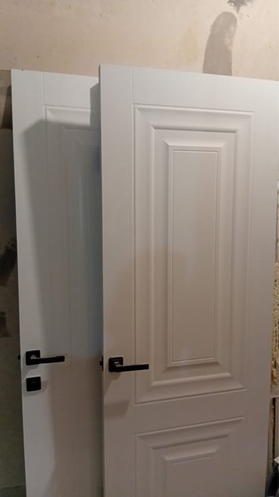 Есіктер, өте жақсы жағдайда