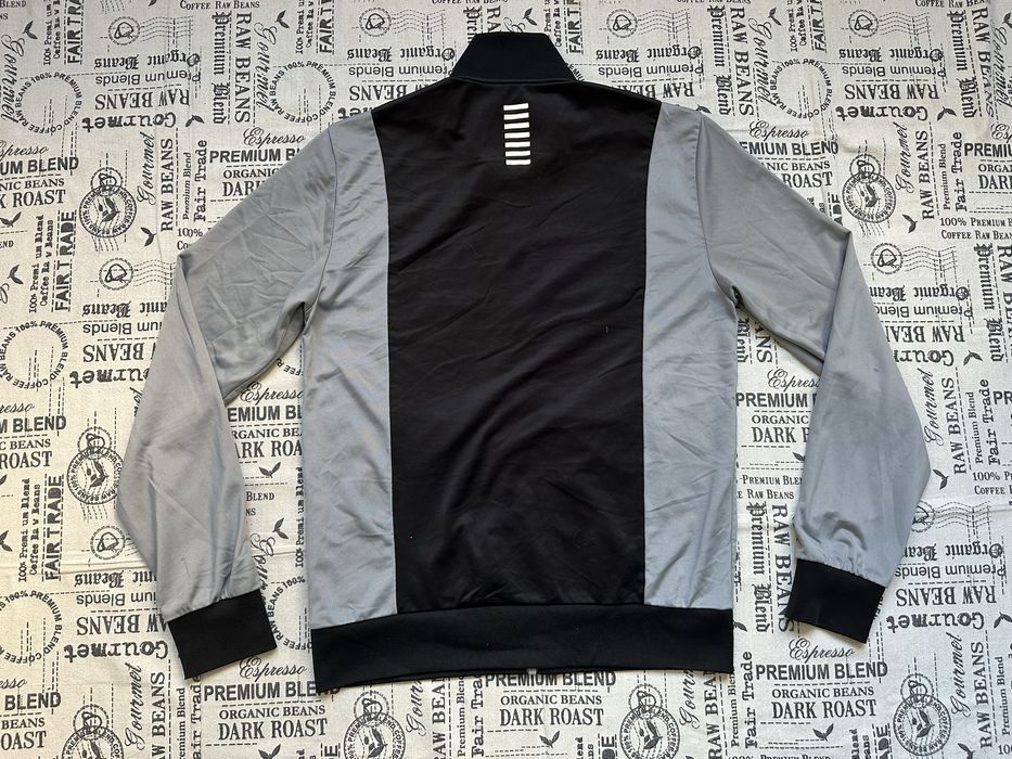 EA7 Emporio Armani 7 original горнище.S