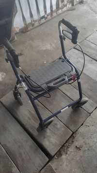 Инвалидна проходилка за възрастни - ролатор