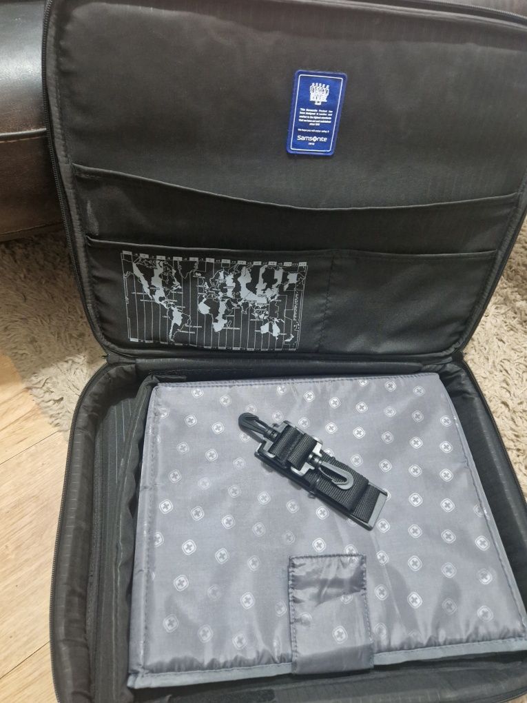 NOU Geanta business / laptop, de umar bărbați marca Samsonite NOU