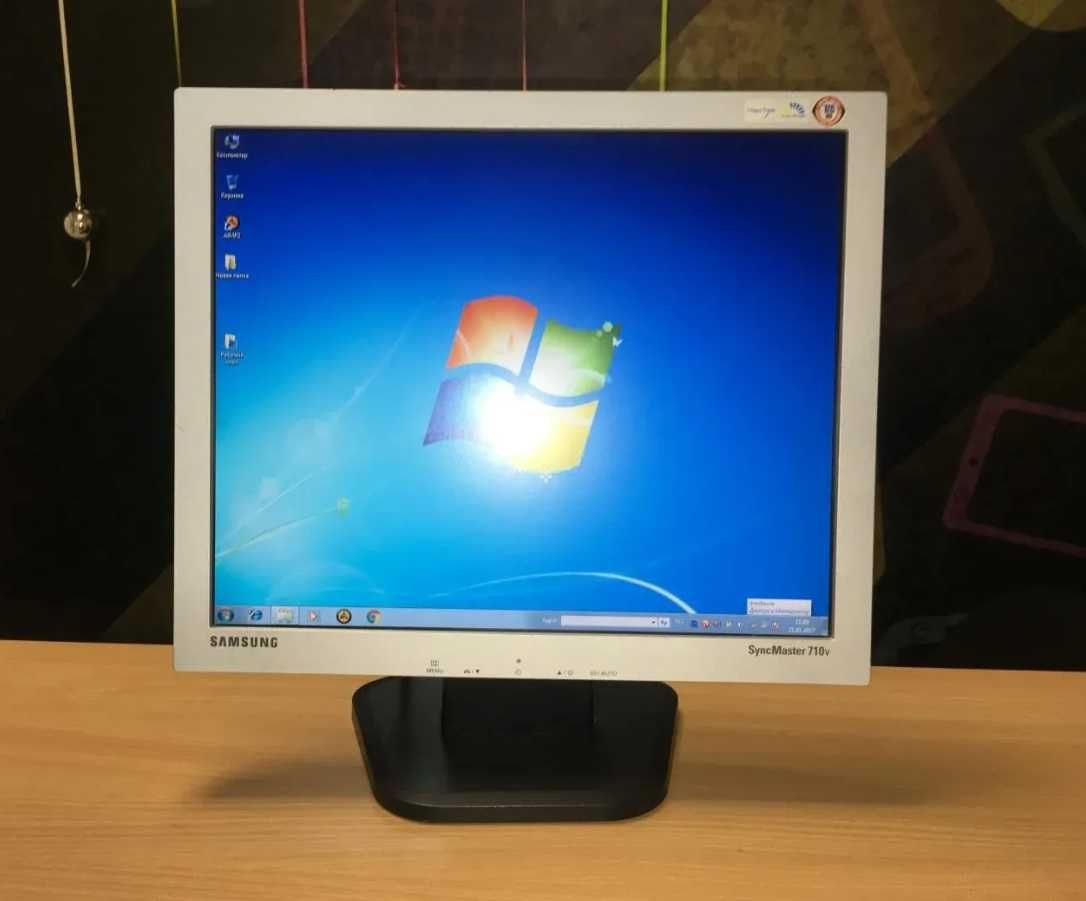Монитор 17" (43.2 см) Samsung. Для кассы, терминала, видеонаблюдения