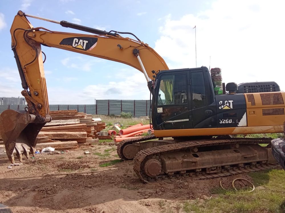 Эксковатор гусееичный ,Cat D318L.
