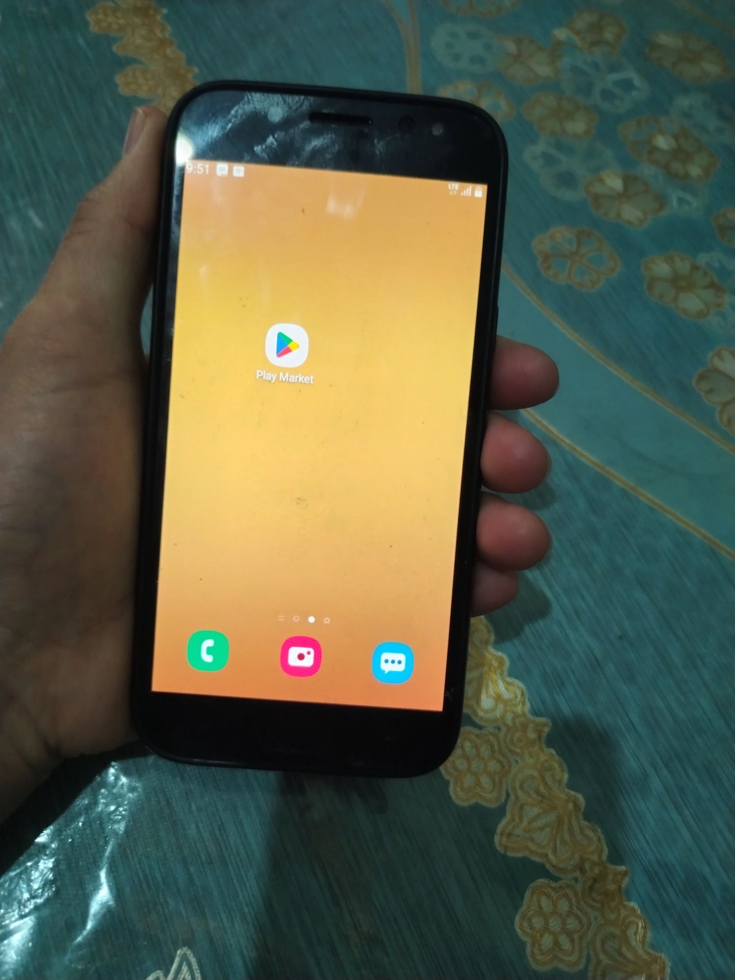 Srochniy Telefon sotiladi