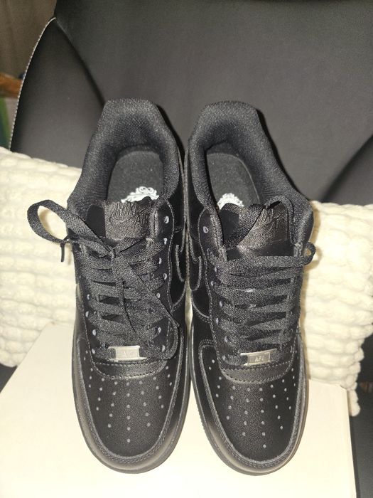 43н. Чисто нови и оригнални Nike Air Force 1 Triple black!!