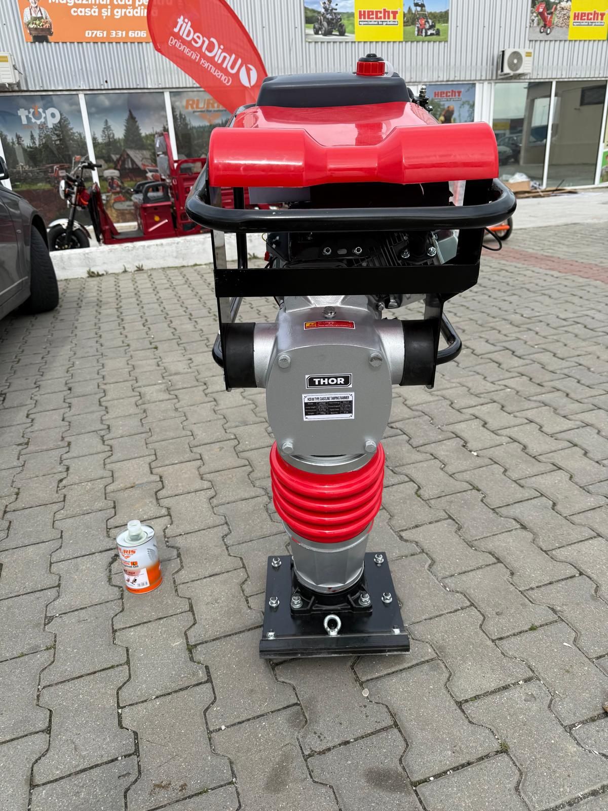 Inchiriez placa vibranta ,masina de taiat beton si mini excavator