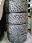 De vanzare un set de jante  cu anvelope 285 50 r18
