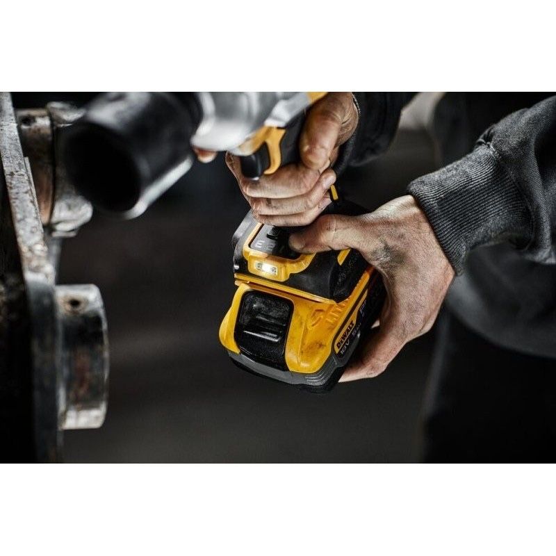 Акумулаторен гайковерт DeWALT DCF961H2T 18V 2372Nm