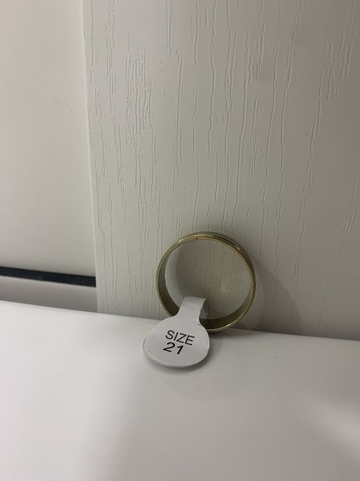 1 кольцо с 19размером и еще есть 21 размер